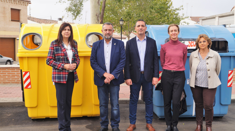 Rafael Martín destaca la entrega por ECOEMBES de 184 contenedores amarillos para fomentar en la provincia el reciclaje de envases de plástico, latas y briks